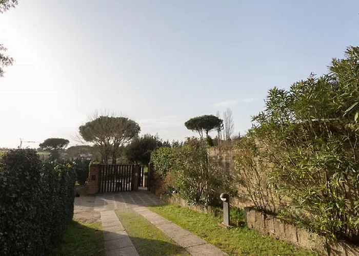 Countryside Guesthouse Near S. Andrea Hospital
